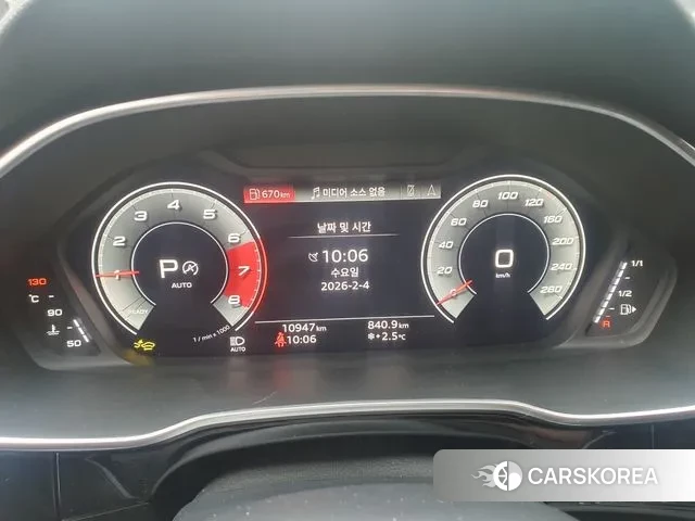 Audi Q3 (F3) 2025 Серый из Кореи, фото 2