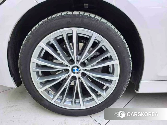 BMW 3 series 2022 Белый из Китая, фото 2