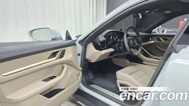 Porsche Taycan 2023 Серебряный из Кореи, фото 2