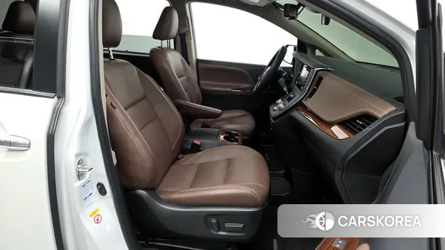 Toyota Sienna 2018 Белый из Кореи, фото 2