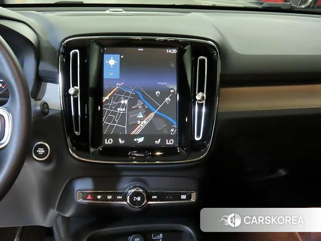 Volvo XC40 2022 Белый из Кореи, фото 2