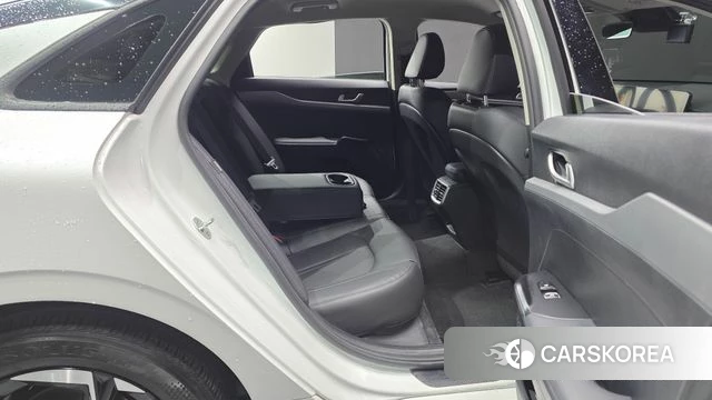 Kia The New K5 3rd generation 2025 Белый из Кореи, фото 2