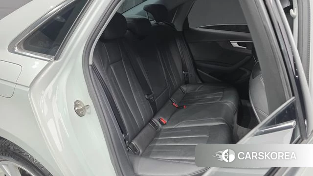 Audi A4 (B9) 2018 Белый из Кореи, фото 2