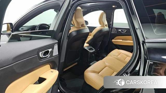 Volvo XC60 second Generation 2021 Черный из Кореи, фото 2