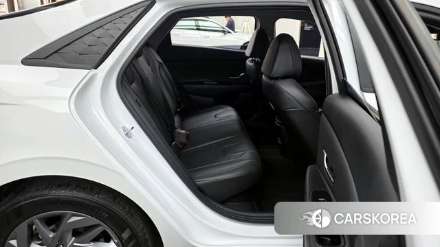 Hyundai The New Avante Hybrid (CN7) 2025 Белый из Кореи, фото 2