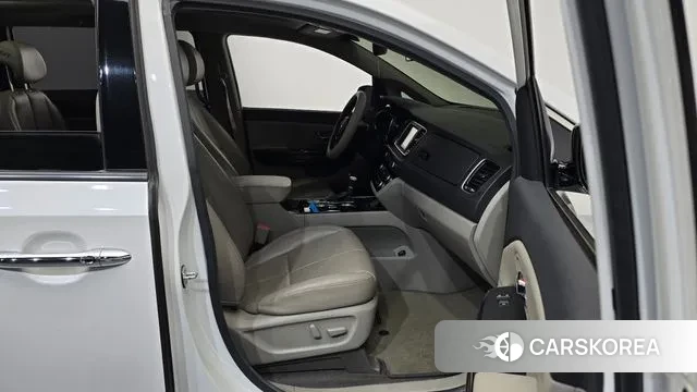 Kia The New Carnival 2018 Белый из Кореи, фото 2