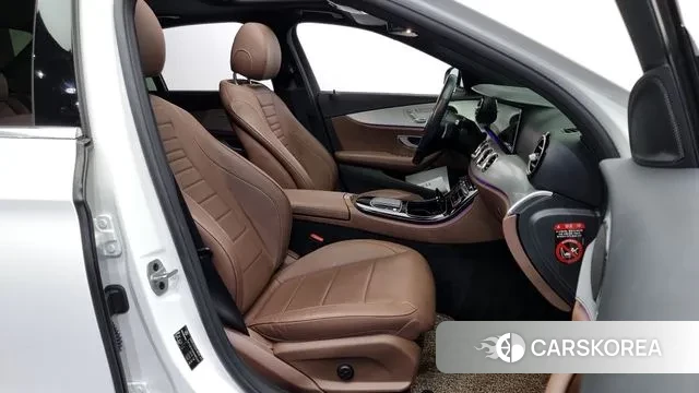 Mercedes-Benz E-Class W213 2020 Белый из Кореи, фото 2