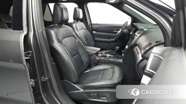 Ford Explorer 2018 Серый из Кореи, фото 2