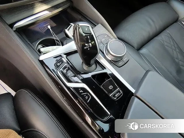 BMW 6 Series GT (G32) 2022 Черный из Кореи, фото 2