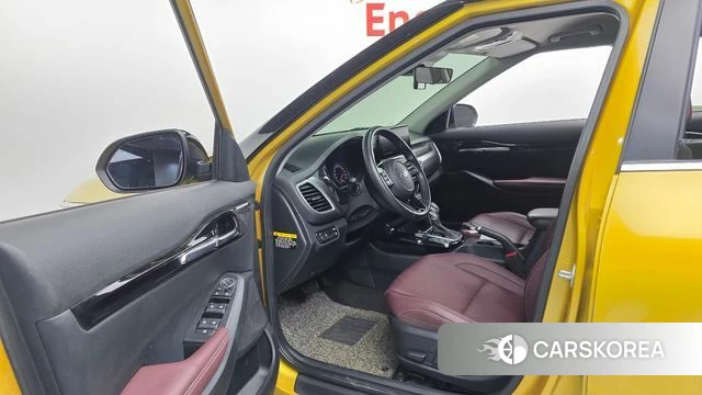 Kia Seltos 2020 Золотой из Кореи, фото 2