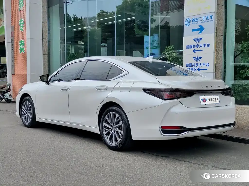 Lexus ES 2025 Белый из Китая, фото 2