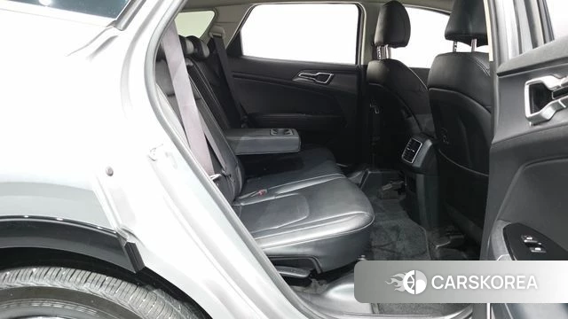Kia Sportage 5th Generation 2022 Серебристо-серый из Кореи, фото 2