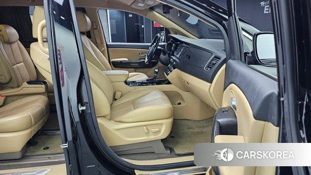 Kia The New Carnival 2018 Черный из Кореи, фото 2