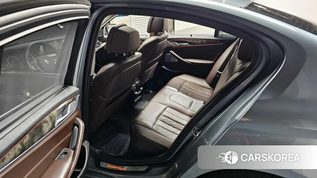 BMW 5 Series (G30) 2018 Серый из Кореи, фото 2