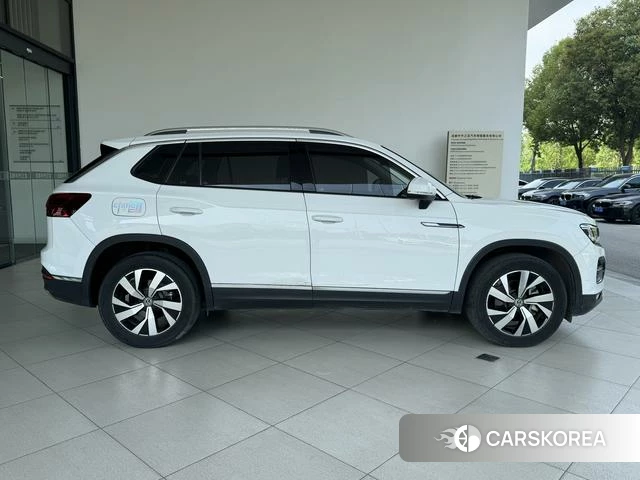 Volkswagen Tanyue 2022 Белый из Китая, фото 2