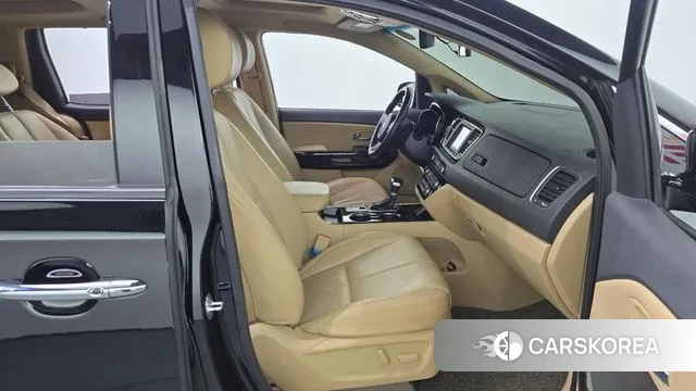 Kia The New Carnival 2019 Черный из Кореи, фото 2