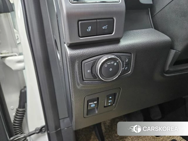 Ford Expeditation 2021 Белый из Кореи, фото 2