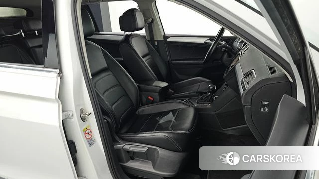 Volkswagen Tiguan second Generation 2018 Белый из Кореи, фото 2