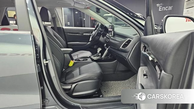 Kia Seltos 2021 Серый из Кореи, фото 2