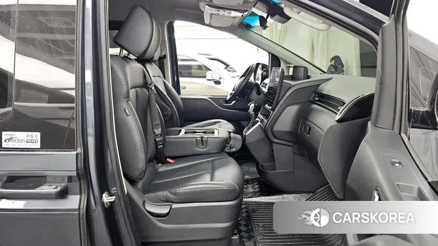 Hyundai Staria 2023 Серый из Кореи, фото 2