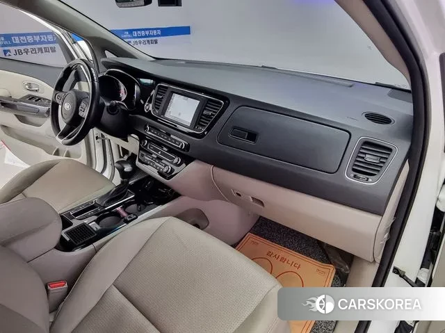 Kia The New Carnival 2018 Белый из Кореи, фото 2
