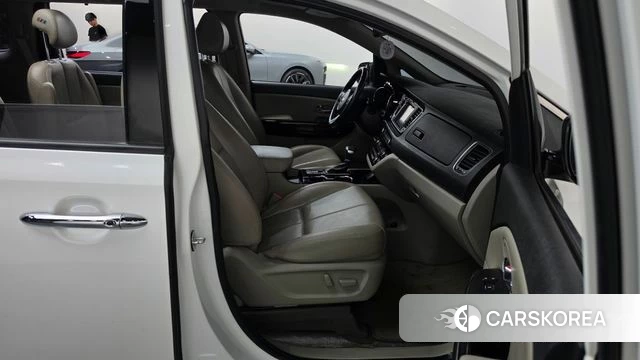 Kia The New Carnival 2018 Белый из Кореи, фото 2
