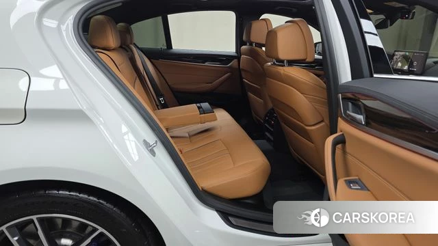 BMW 5 Series (G30) 2020 Белый из Кореи, фото 2