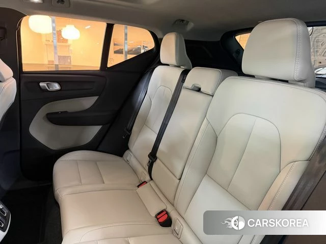 Volvo XC40 2026 Белый из Кореи, фото 2