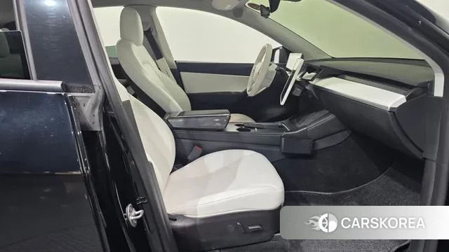 Tesla Model Y 2022 Черный из Кореи, фото 2