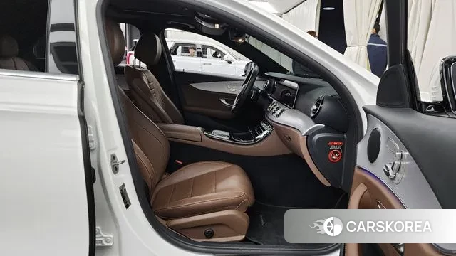 Mercedes-Benz E-Class W213 2021 Белый из Кореи, фото 2