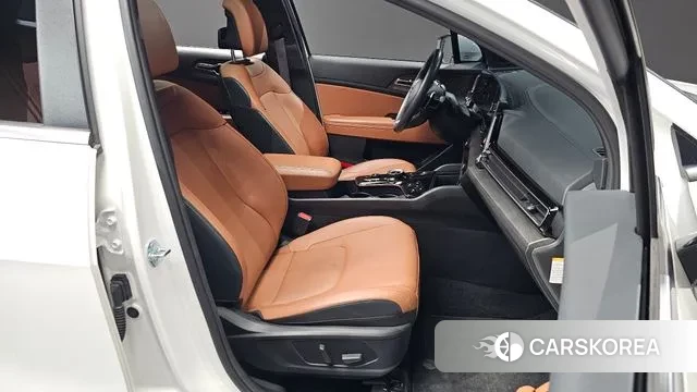 Kia Sportage 5th Generation Hybrid 2023 Белый из Кореи, фото 2