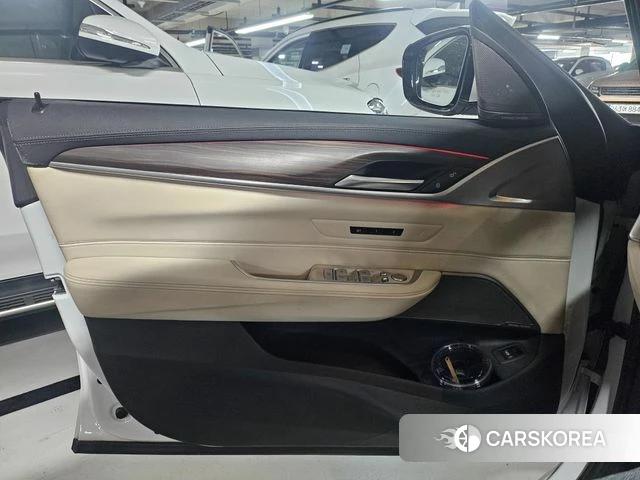 BMW 6 Series GT (G32) 2020 Белый из Кореи, фото 2