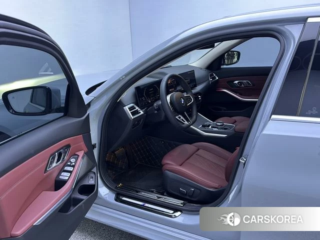 BMW 3 series 2025 Серебристо-серый из Китая, фото 2