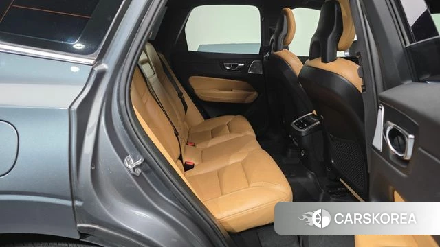 Volvo XC60 second Generation 2018 Серый из Кореи, фото 2
