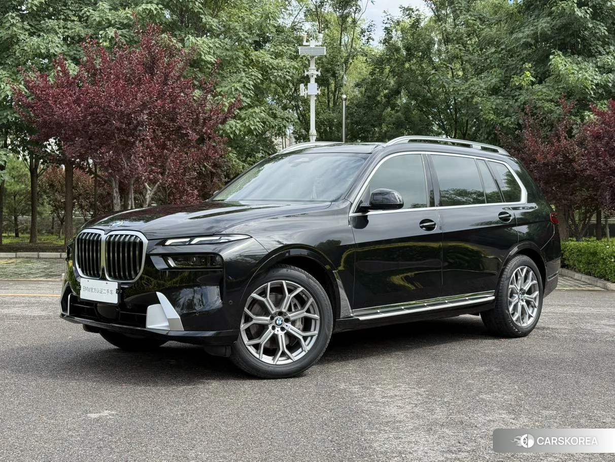 BMW X7 2024 Черный из Китая, фото 2