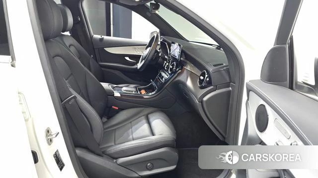 Mercedes-Benz GLC-Class X253 2021 Белый из Кореи, фото 2