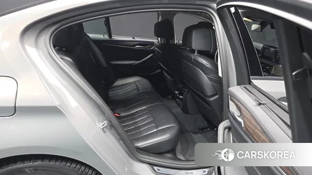 BMW 5 Series (G30) 2022 Серый из Кореи, фото 2