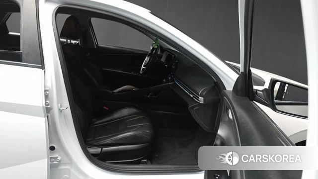 Hyundai The New Avante (CN7) 2024 Белый из Кореи, фото 2