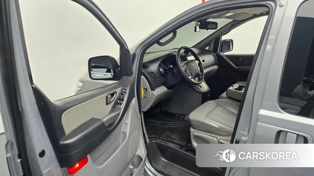 Hyundai The New Grand Starex 2019 Серебристо-серый из Кореи, фото 2