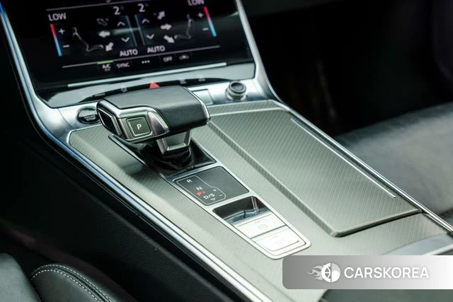Audi A6L 2022 Черный из Китая, фото 2