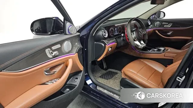 Mercedes-Benz E-Class W213 2018 Синий из Кореи, фото 2