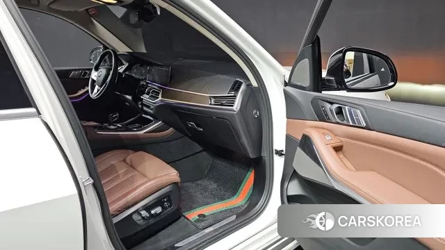 BMW X7 (G07) 2022 Белый из Кореи, фото 2