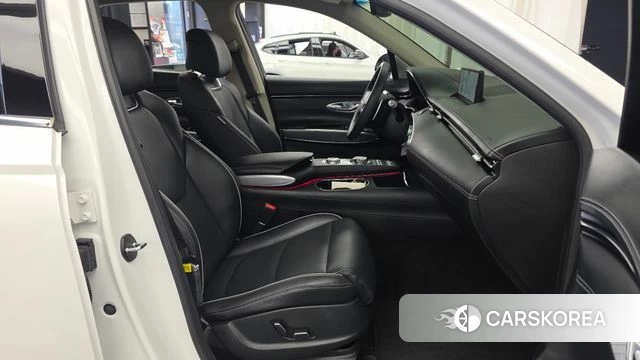 Genesis GV70 2023 Белый из Кореи, фото 2