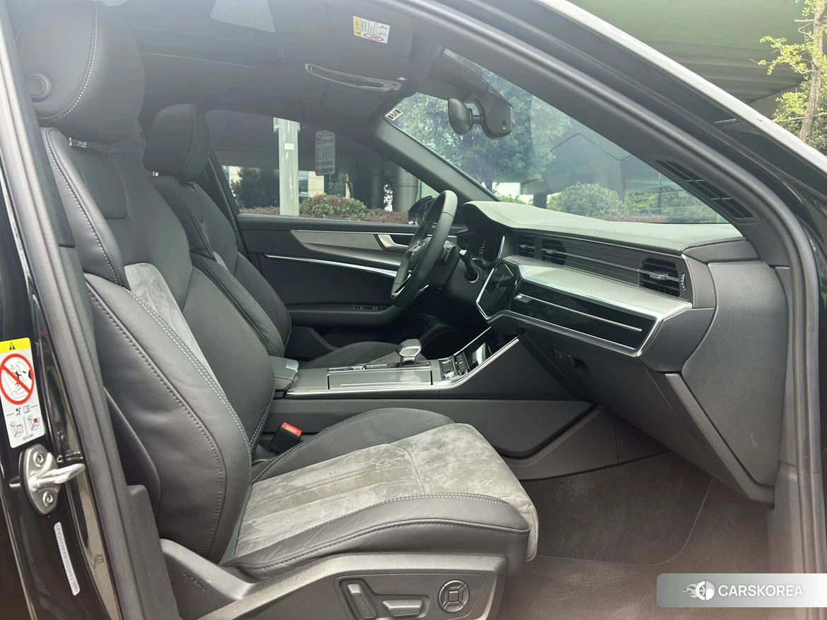 Audi A6L 2020 Черный из Китая, фото 2