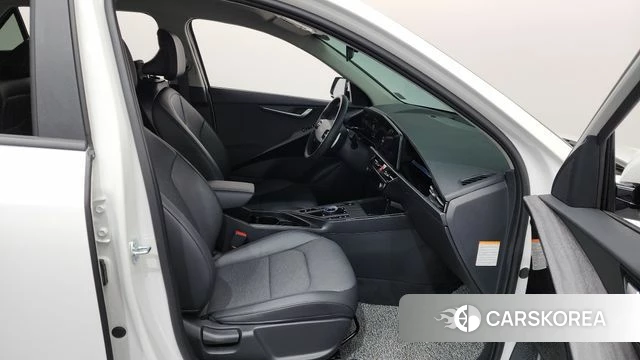 Kia Di Ol Nu Niro 2025 Белый из Кореи, фото 2