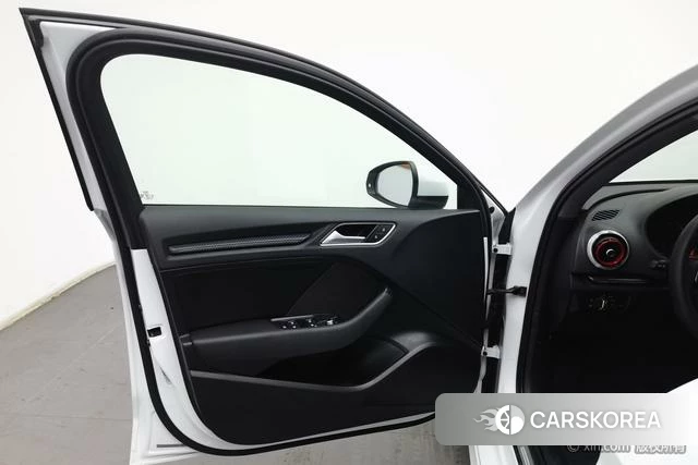 Audi A3 2018 Белый из Китая, фото 2