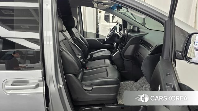 Hyundai Staria 2021 Серебряный из Кореи, фото 2