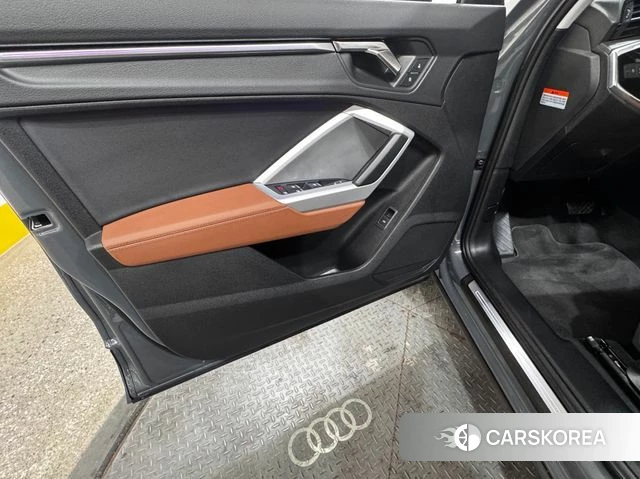 Audi Q3 (F3) 2025 Серый из Кореи, фото 2