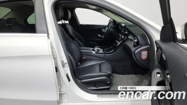 Mercedes-Benz C-Class W205 2018 Белый из Кореи, фото 2