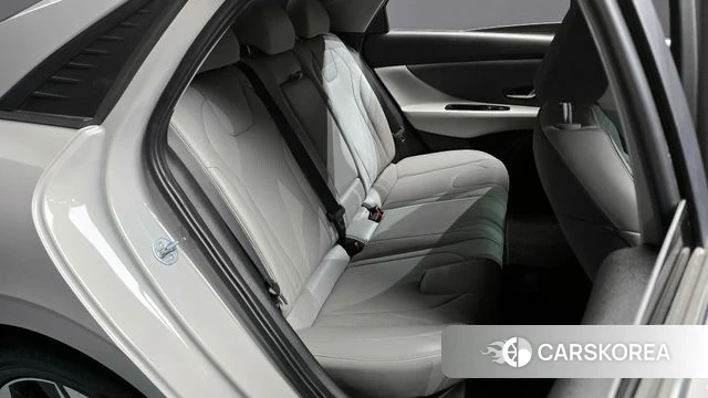 Hyundai Avante (CN7) 2020 Серебристо-серый из Кореи, фото 2